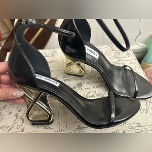 Steve Madden Black and Gold Sandals